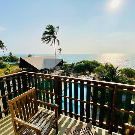 Saprin Beach Resort Ушветакейева Екстериор снимка
