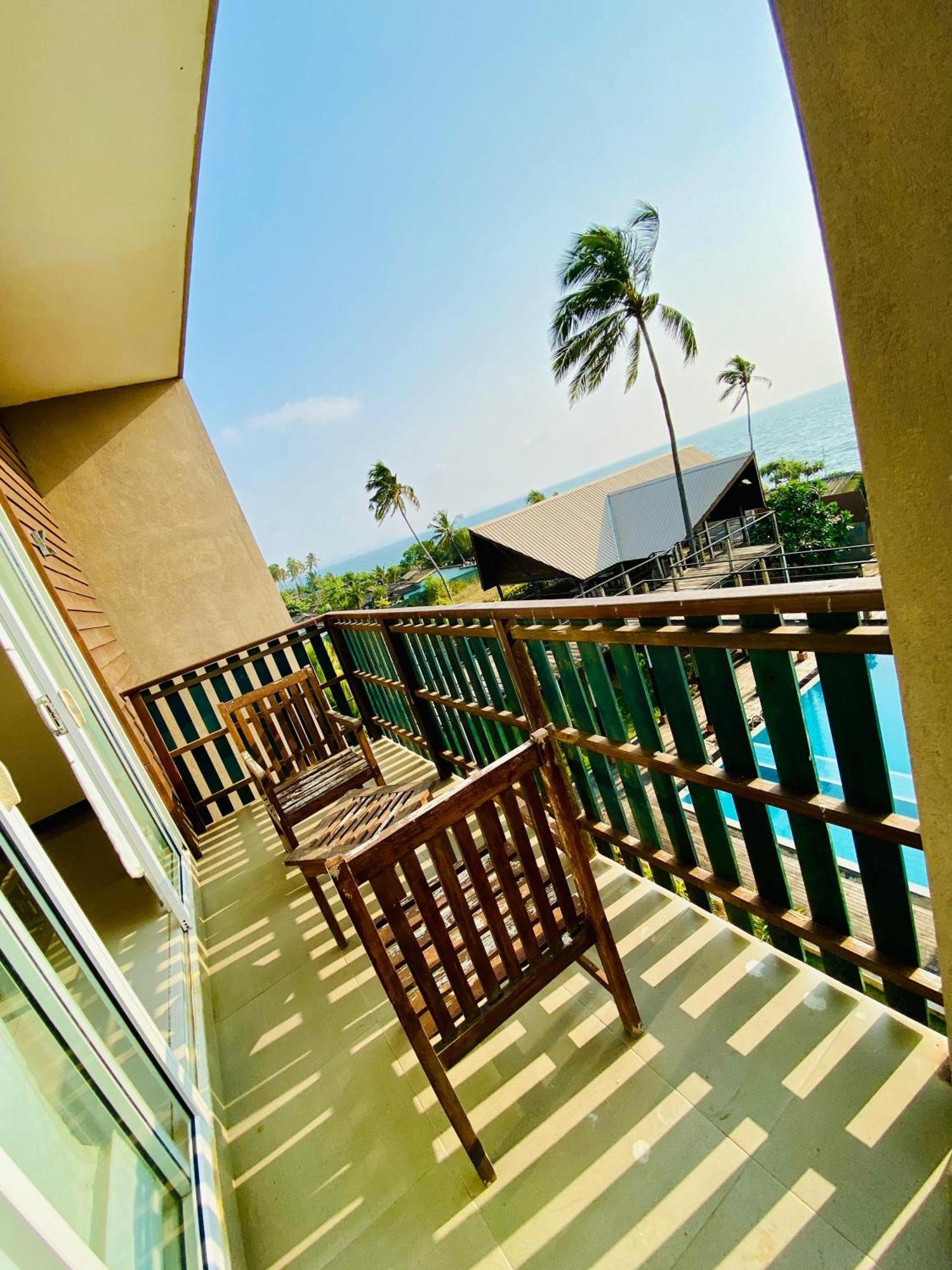 Saprin Beach Resort Ушветакейева Екстериор снимка