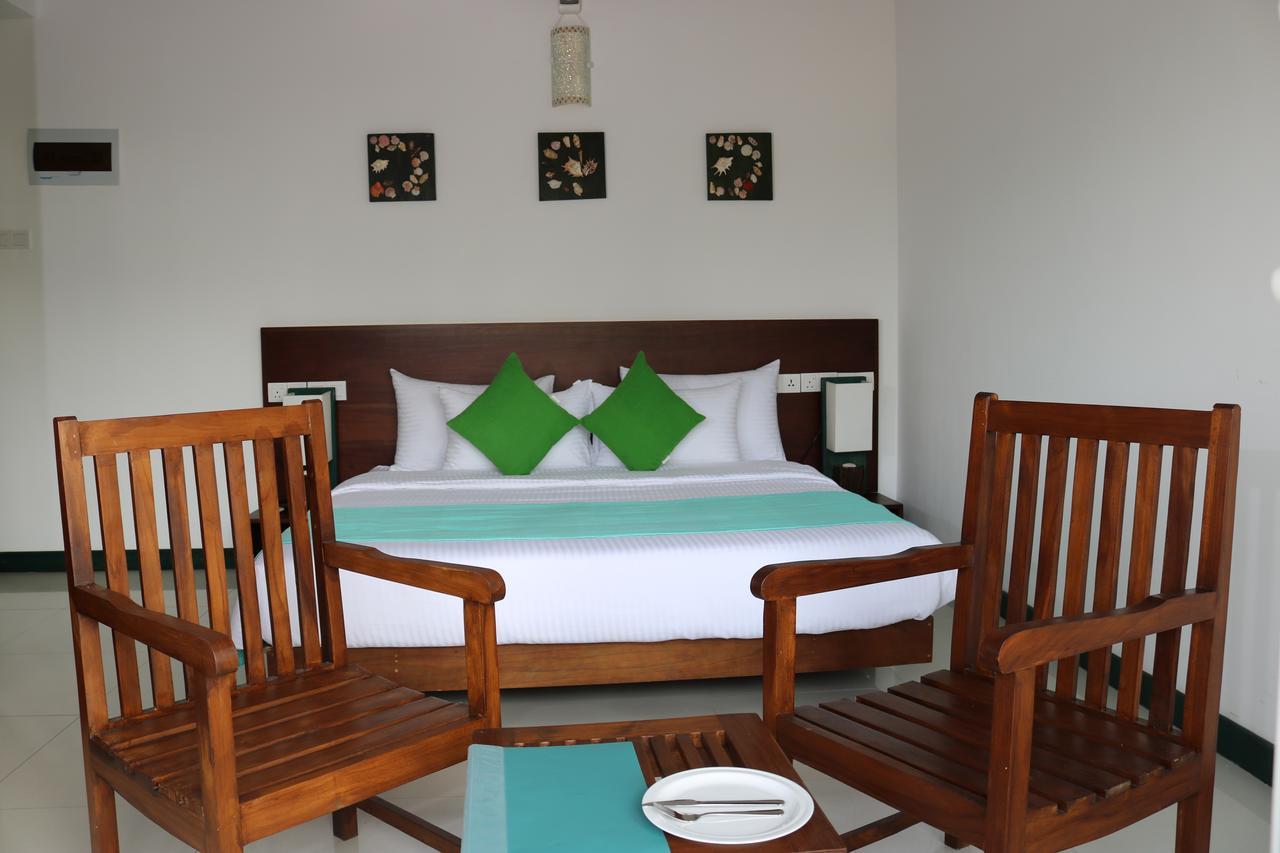 Saprin Beach Resort Ушветакейева Екстериор снимка