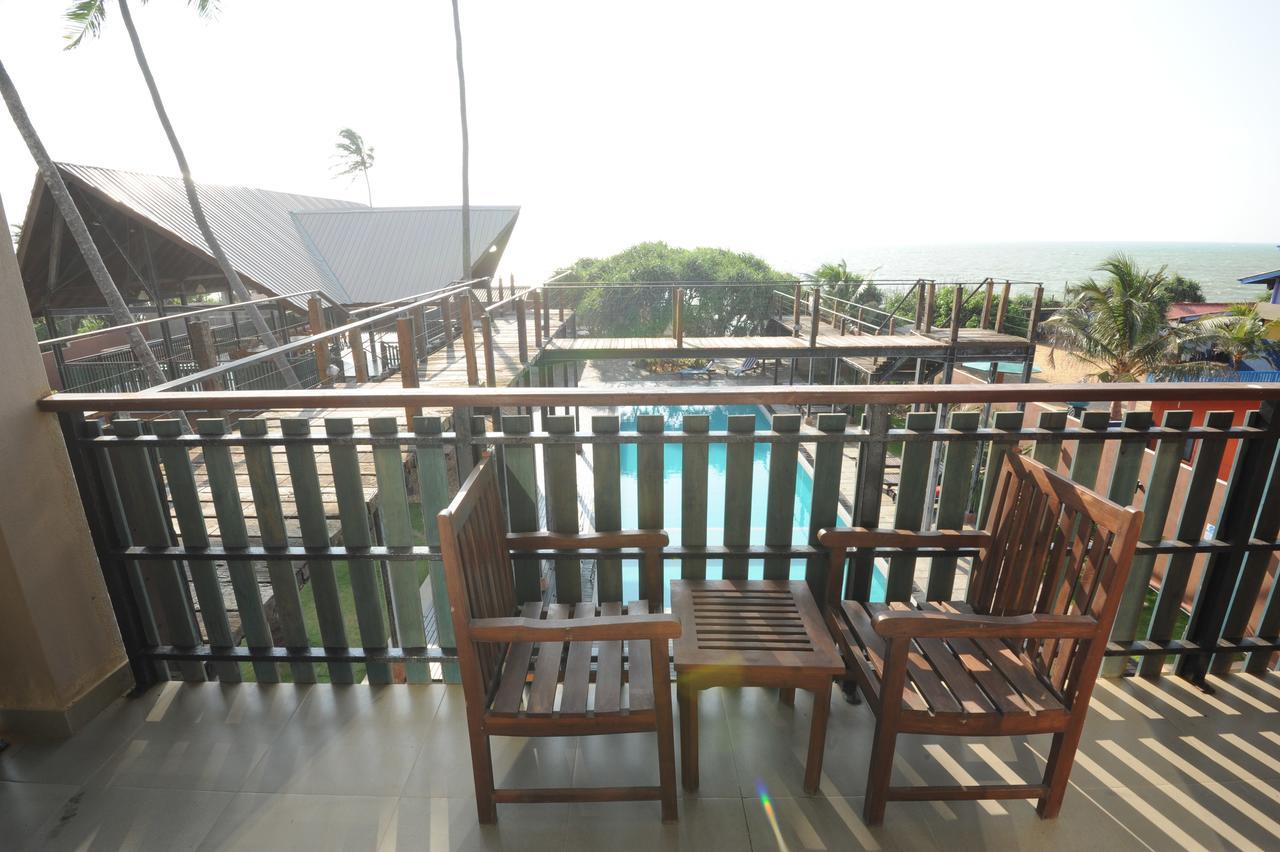 Saprin Beach Resort Ушветакейева Екстериор снимка