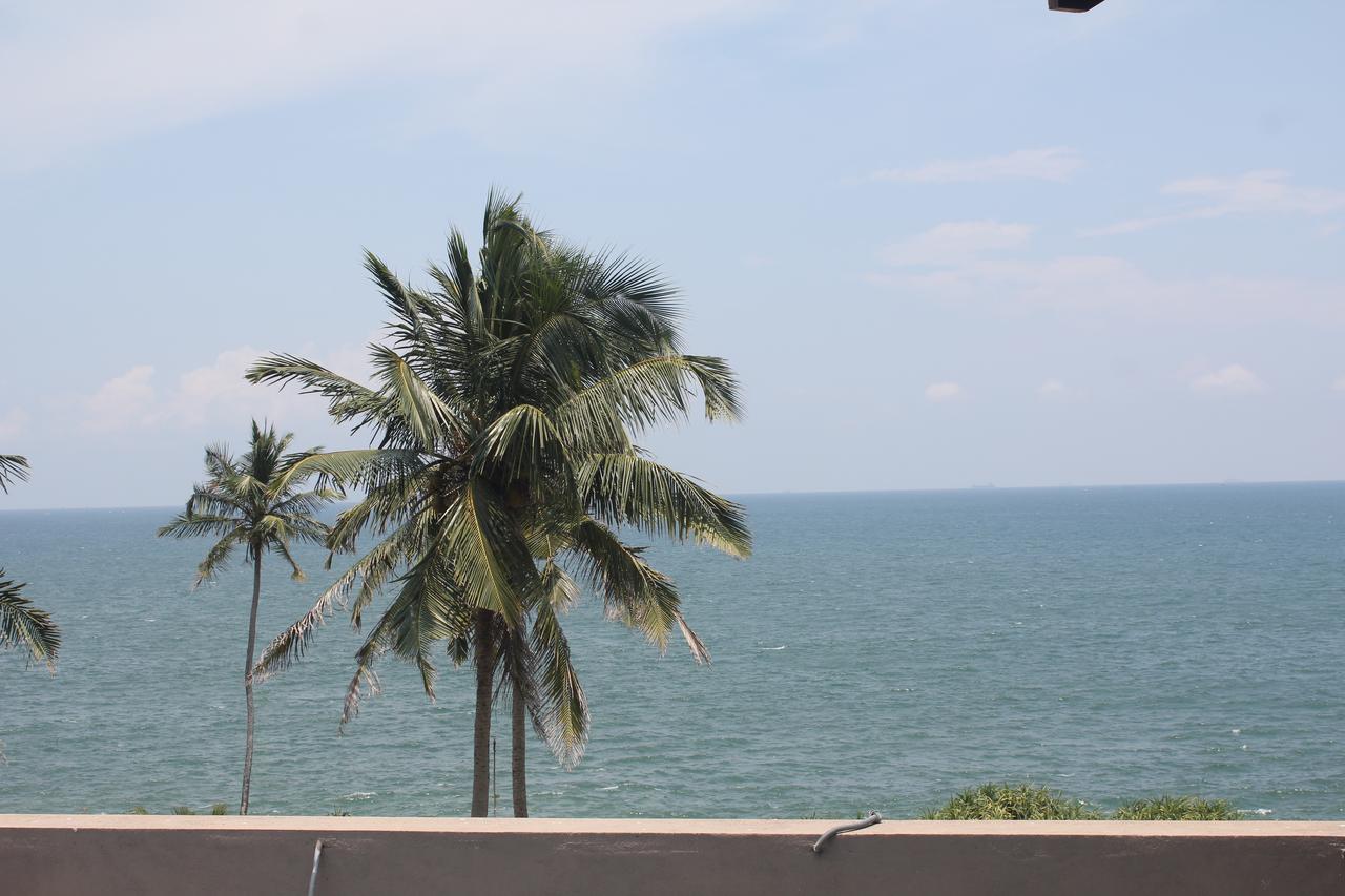Saprin Beach Resort Ушветакейева Екстериор снимка