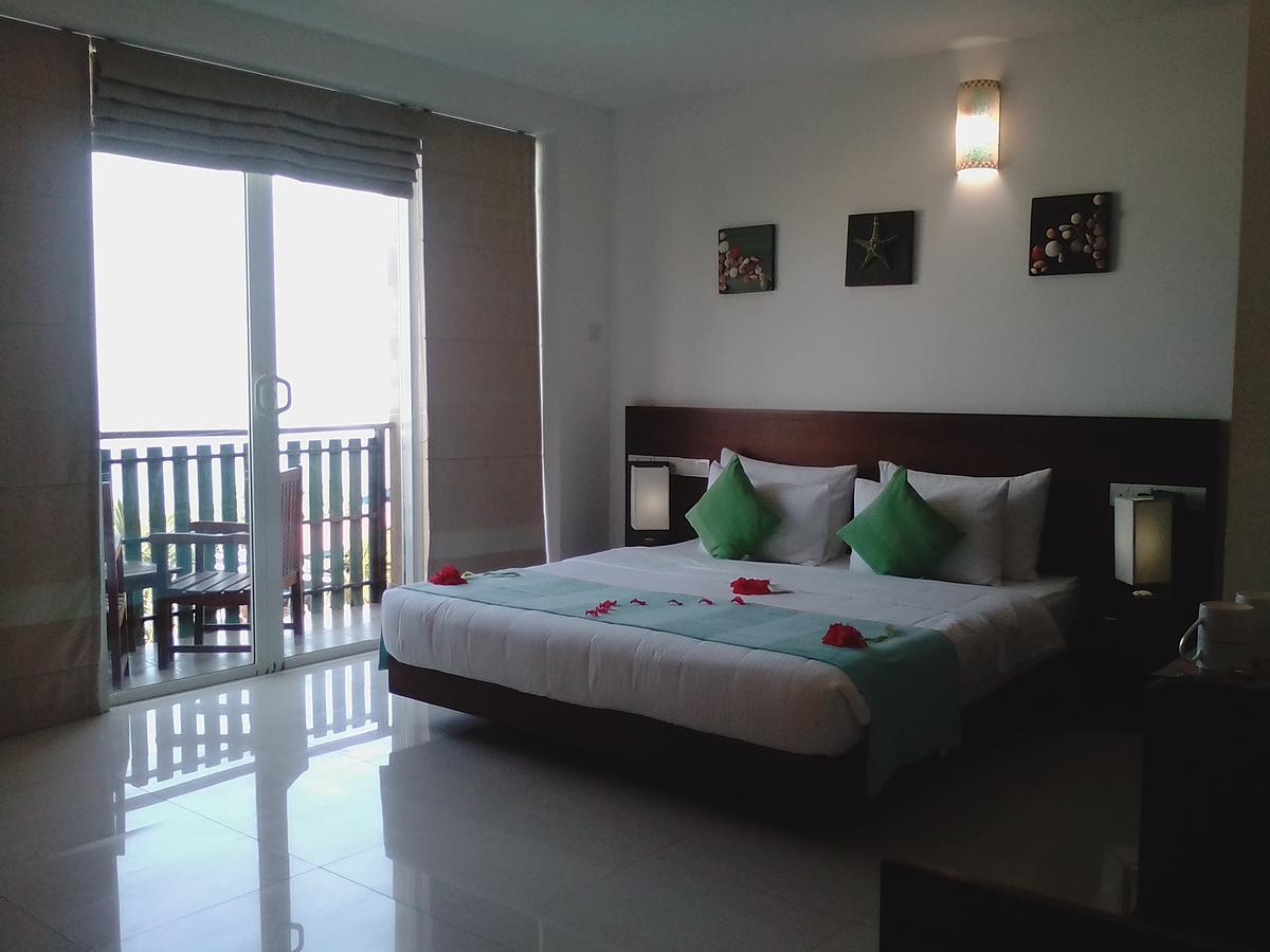 Saprin Beach Resort Ушветакейева Екстериор снимка