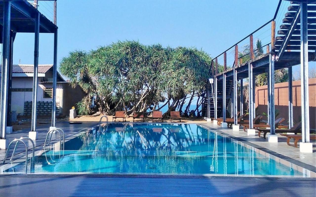Saprin Beach Resort Ушветакейева Екстериор снимка